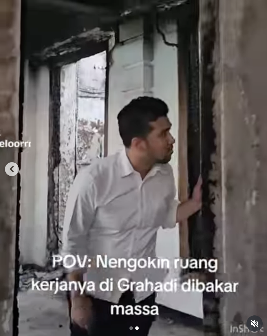 Emil Dardak tinjau Gedung Grahadi yang terbakar. (Instagram/@lambegosip)